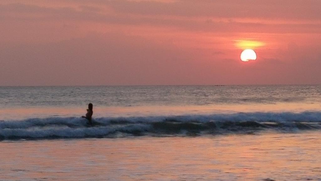 Puri Naga Beachfront Cottages Legian Exterior foto