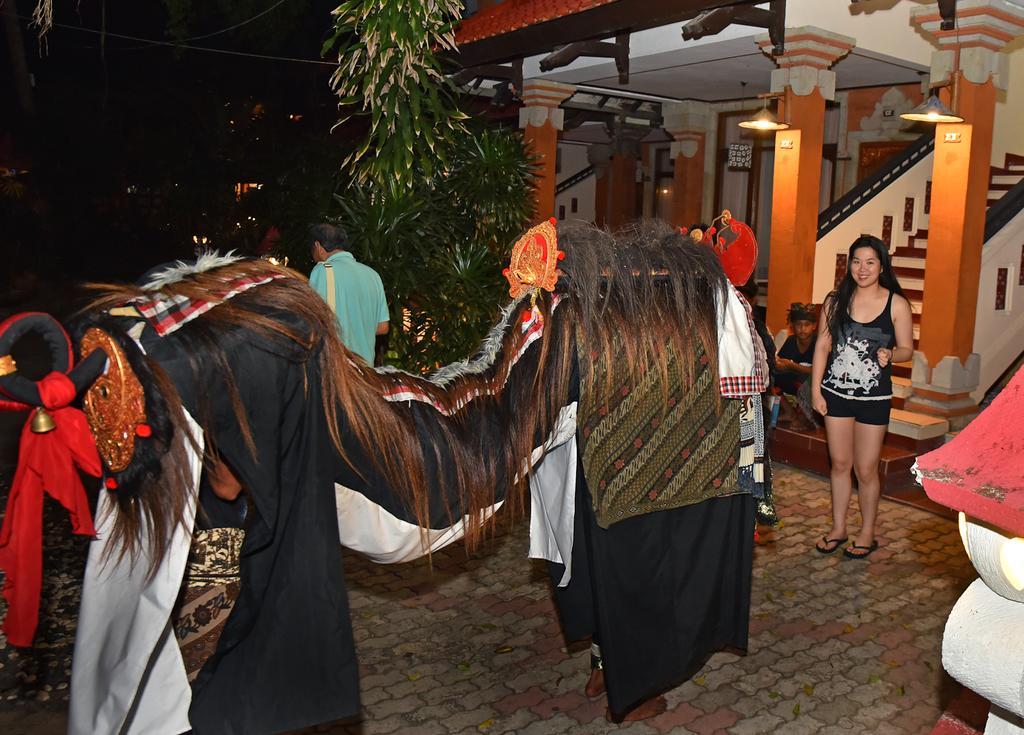 Puri Naga Beachfront Cottages Legian Exterior foto